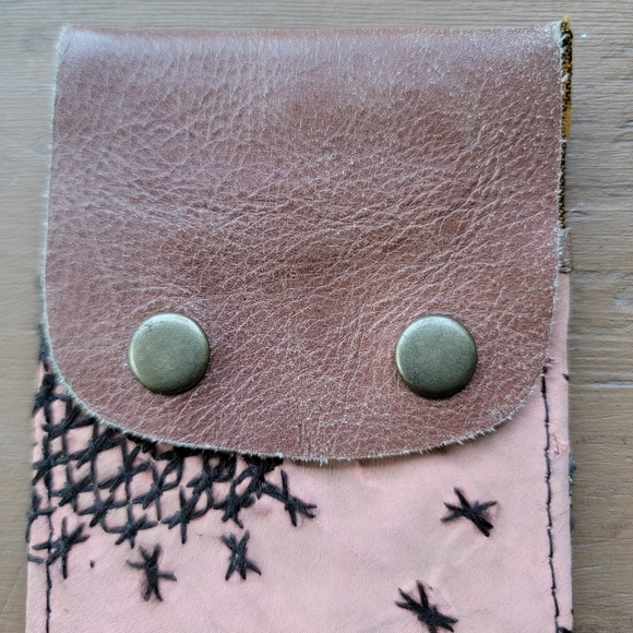 🌎👽 Free People Boho Embroidered Repurposed vtg banjara hippie Wallet card case - Picture 8 of 16